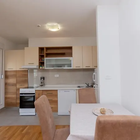 Compass 2 Apartment *