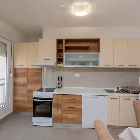Apartment Compass 2 *