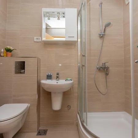 Apartment Compass 2