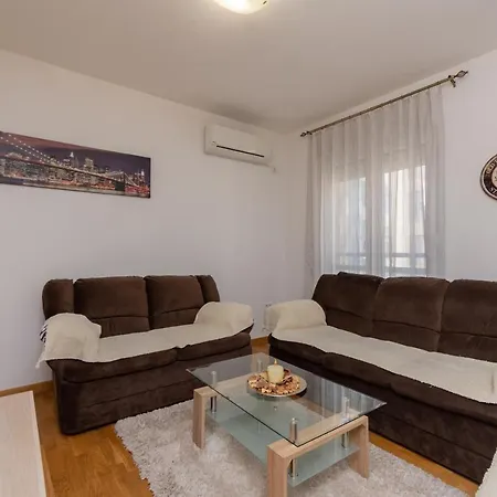Compass 2 Apartment *